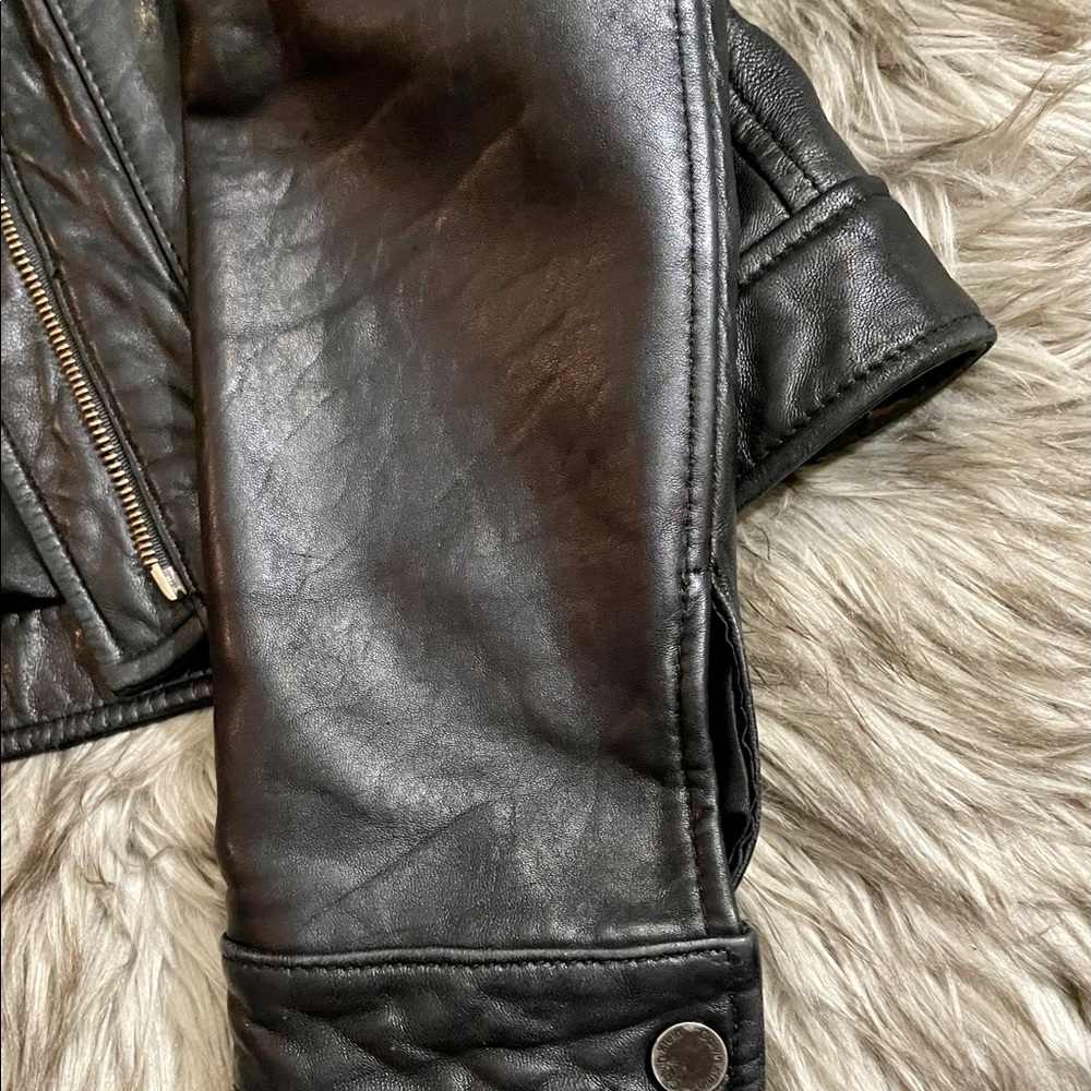 Vintage Calvin Klein genuine leather coat - Picture 6 of 10